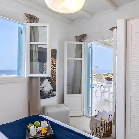 Chaniotis Jacuzzi & Pool Villa Kalafatis