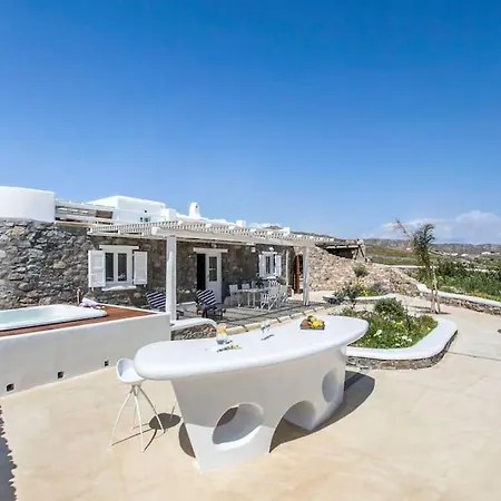 Chaniotis Jacuzzi & Pool Villa