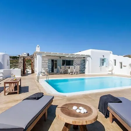 Chaniotis Jacuzzi & Pool Villa