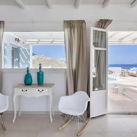 Chaniotis Jacuzzi & Pool Villa