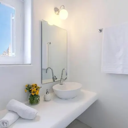 Chaniotis Jacuzzi & Pool Villa Mykonos Town